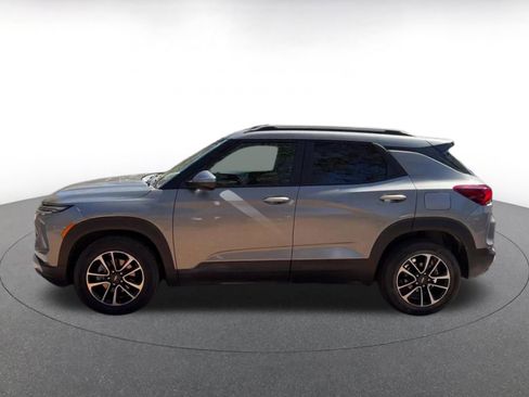 Used 2025 Chevrolet TrailBlazer LT image 9