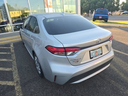 Used 2021 Toyota Corolla LE FWD image 9