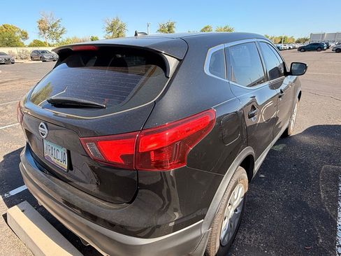 Used 2019 Nissan Rogue Sport S FWD image 5