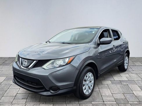 Used 2019 Nissan Rogue Sport S FWD image 3