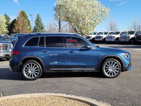 Used 2021 Mercedes-Benz GLB 250 4MATIC image 2