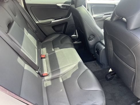 Used 2015 Volvo XC60 3.2 Platinum AWD/4WD image 4