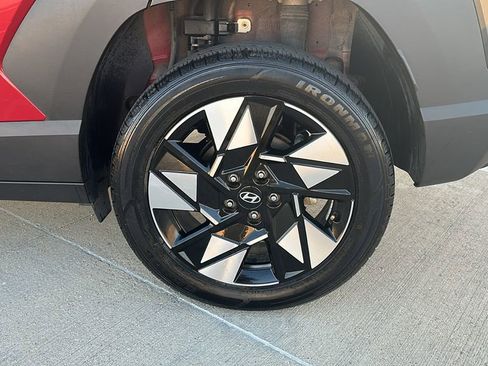 Certified 2025 Hyundai Kona SEL image 17