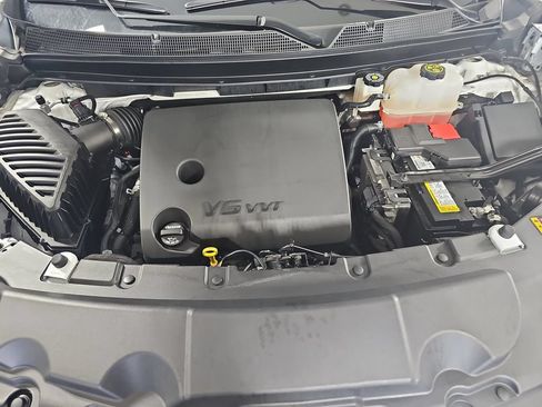 Certified 2023 Chevrolet Traverse LT FWD image 37