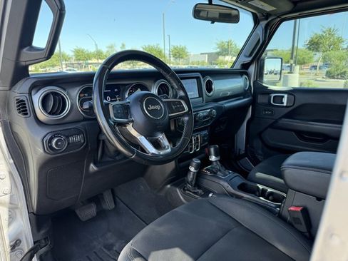 Used 2020 Jeep Wrangler Unlimited Sahara AWD/4WD image 10