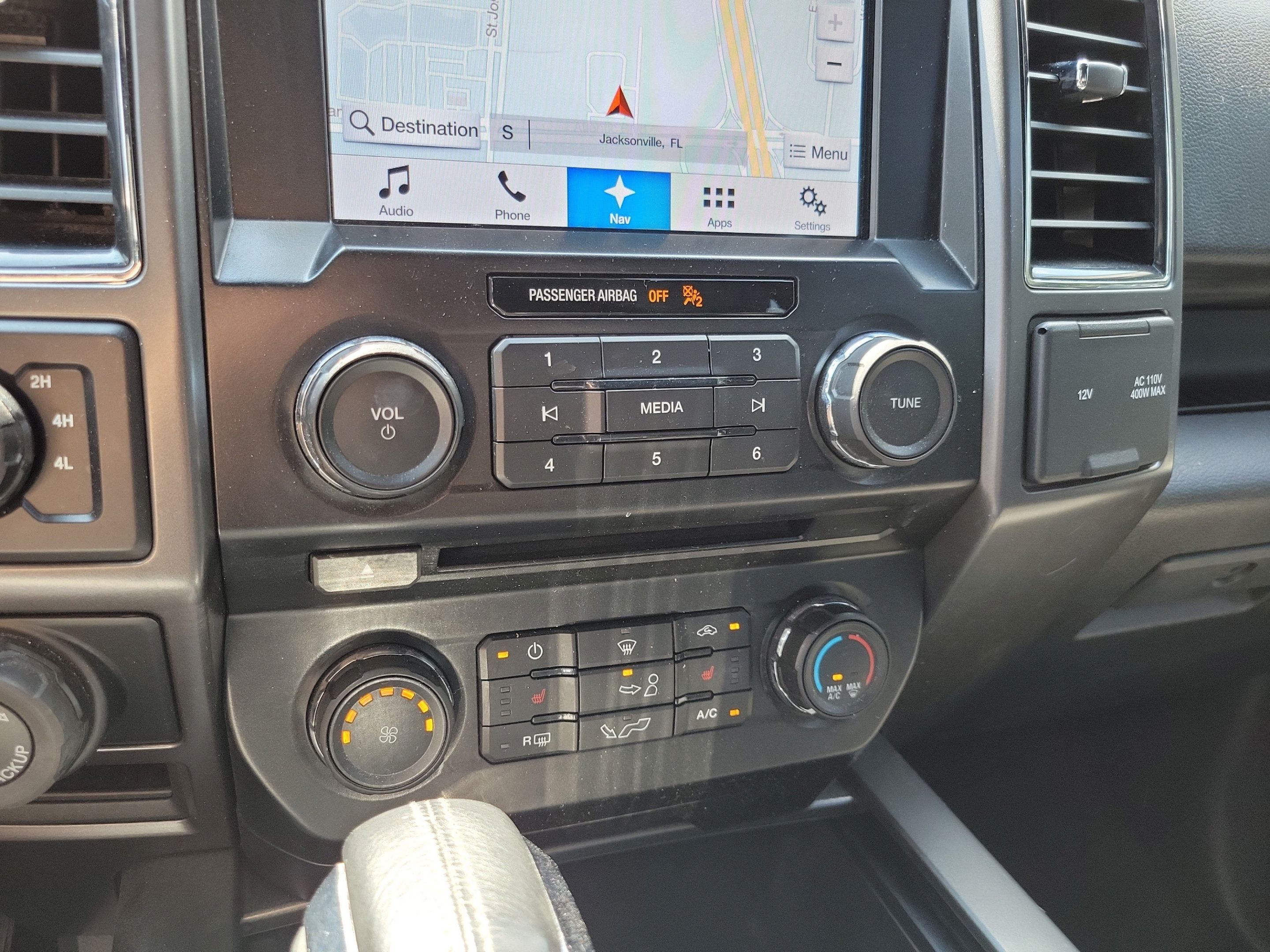 Used 2017 Ford F150 XLT w/ Equipment Group 302A Luxury AWD/4WD image 22