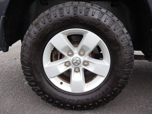 Used 2020 RAM 1500 Classic SLT RWD image 42
