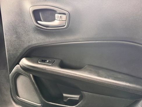 Used 2019 Jeep Compass Latitude AWD/4WD image 26