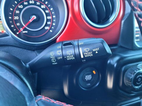 Used 2021 Jeep Wrangler Unlimited Rubicon AWD/4WD image 33