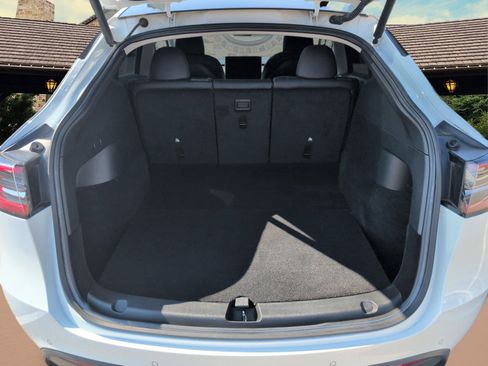 Used 2022 Tesla Model Y Performance image 23