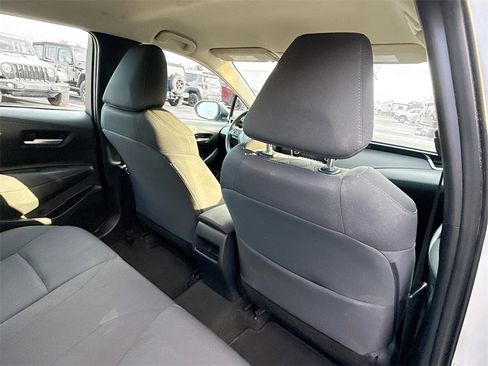 Used 2021 Toyota Corolla LE image 30