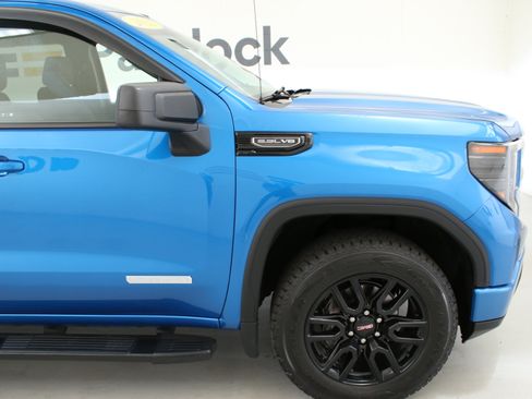 Used 2022 GMC Sierra 1500 Elevation w/ X31 Off-Road Package AWD/4WD image 12