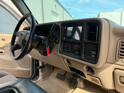 Used 2004 GMC Sierra 2500 SLE w/ Heavy-Duty Power Package AWD/4WD image 19