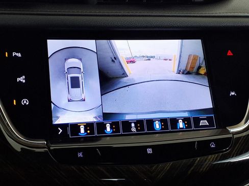 Used 2020 Cadillac XT6 Premium Luxury FWD image 25