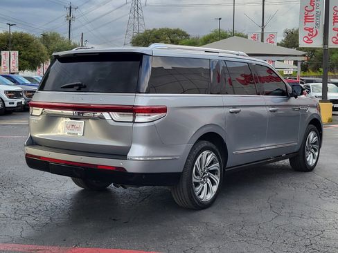 Used 2024 Lincoln Navigator L Reserve AWD/4WD image 4
