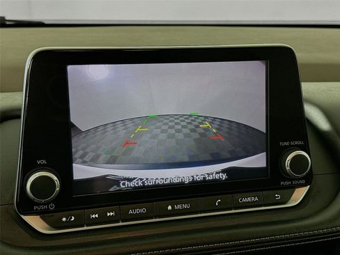 Used 2023 Nissan Rogue S AWD/4WD image 6