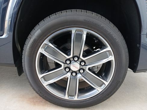 Used 2019 GMC Acadia Denali w/ Technology Package AWD/4WD image 20