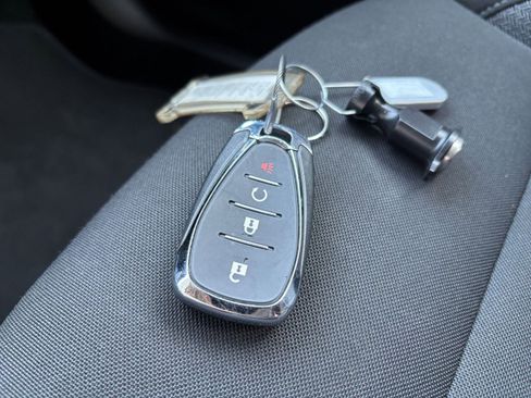 Used 2025 Chevrolet TrailBlazer LT w/ Driver Confidence Package image 18