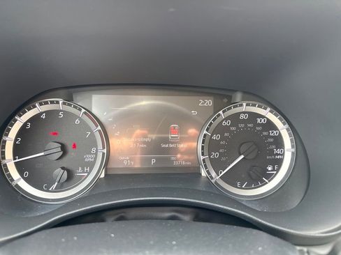 Used 2023 Toyota Highlander LE AWD/4WD image 19