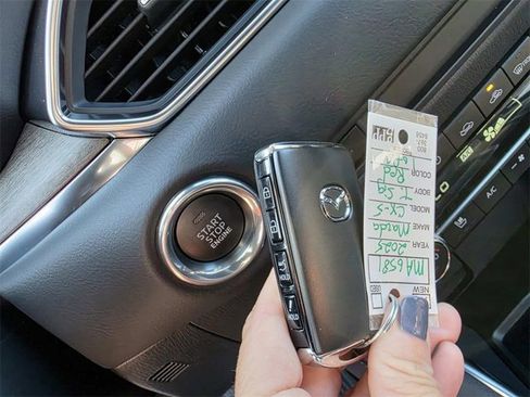 New 2025 MAZDA CX-5 Signature image 12