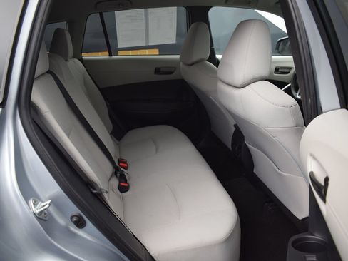 Used 2022 Toyota Corolla Cross LE AWD/4WD image 11