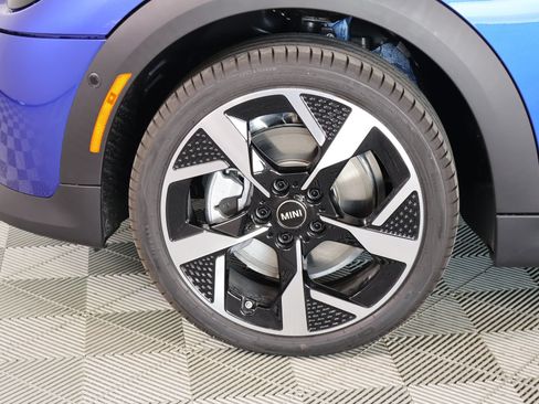 New 2026 MINI Cooper 2-Door Hardtop FWD image 16