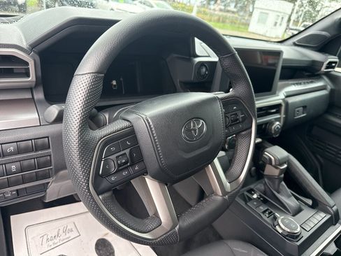 Used 2024 Toyota Tacoma SR5 w/ SR5 Upgrade Package AWD/4WD image 15
