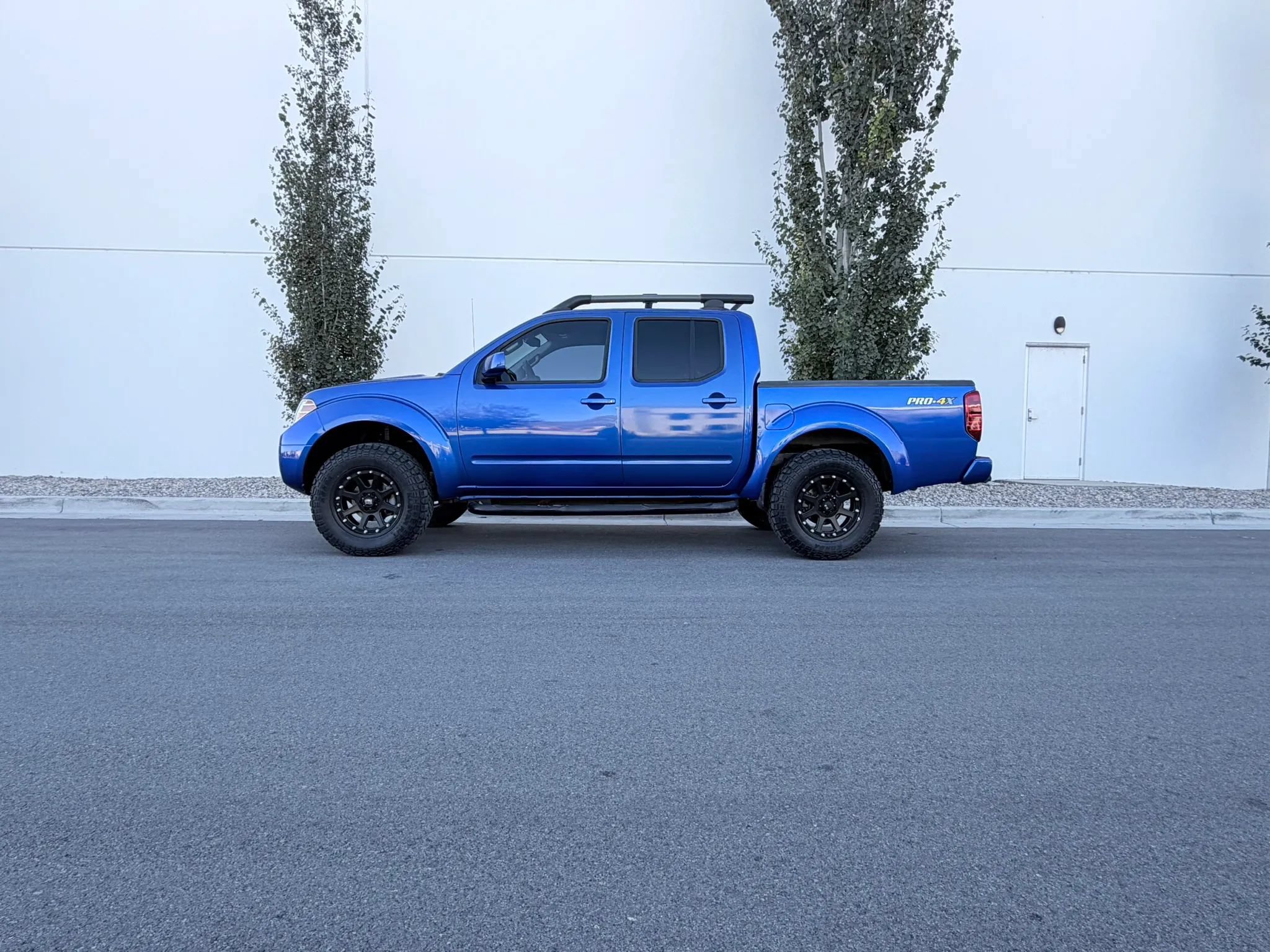 Used 2015 Nissan Frontier PRO-4X w/ Pro-4x Luxury Package AWD/4WD image 10
