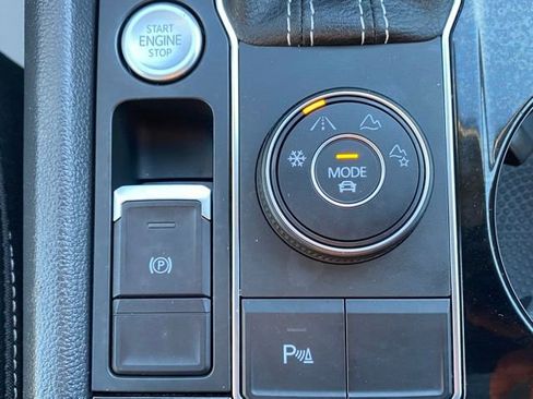 Used 2021 Volkswagen Atlas SEL R-Line image 42