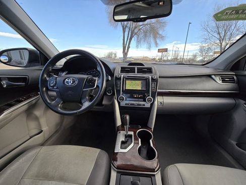 Used 2014 Toyota Camry XLE image 18