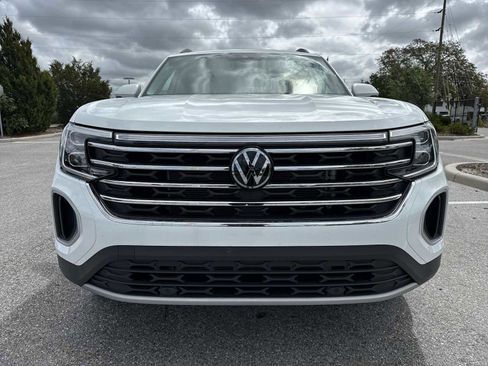 Certified 2025 Volkswagen Atlas SE image 9