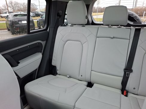 New 2026 Land Rover Defender 110 X-Dynamic SE AWD/4WD image 15