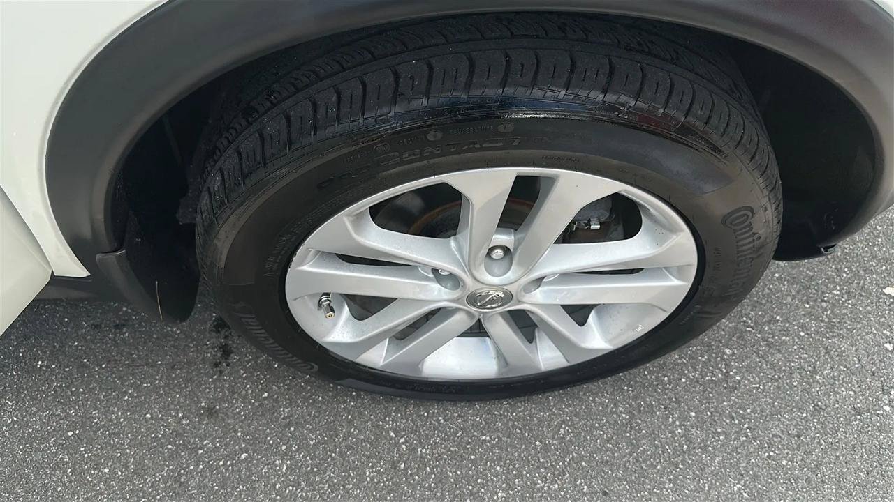 Used 2012 Nissan Juke SV AWD/4WD image 17