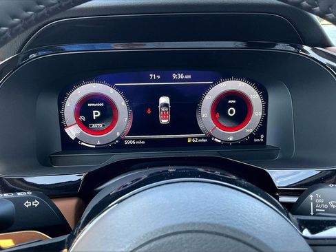 Used 2024 Nissan Pathfinder Platinum w/ Cargo Package image 20