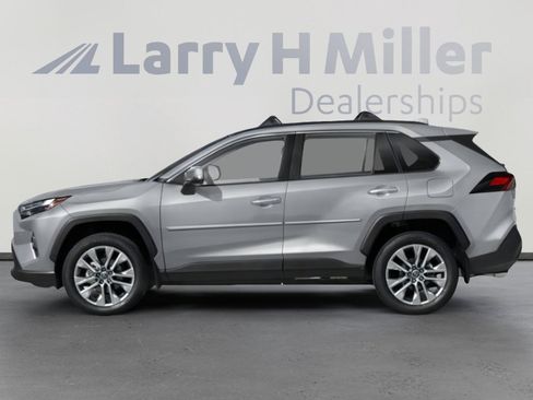 Used 2024 Toyota RAV4 XLE image 3