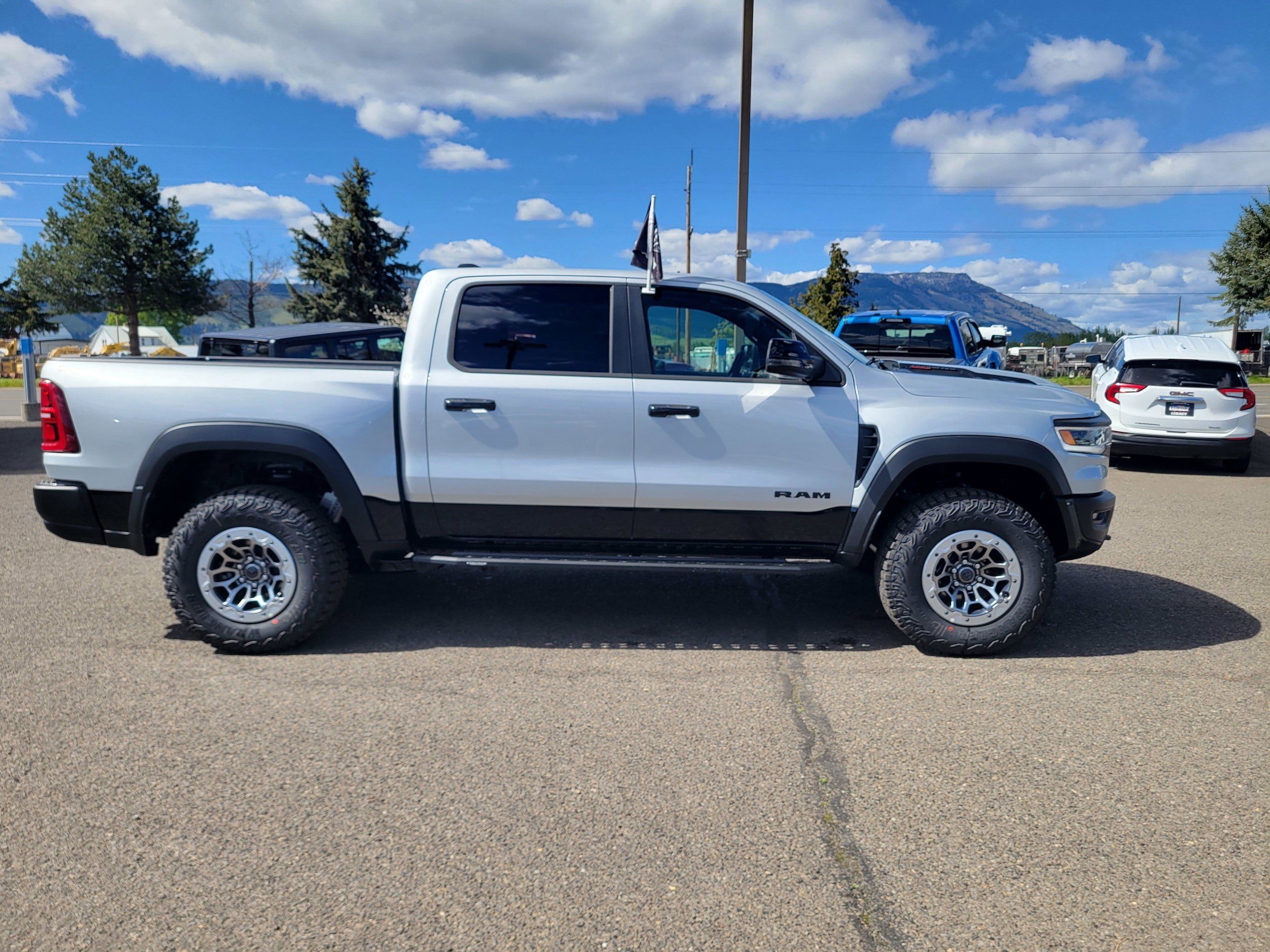 New 2026 RAM 1500 RHO w/ RHO Level 1 Equipment Group AWD/4WD image 2
