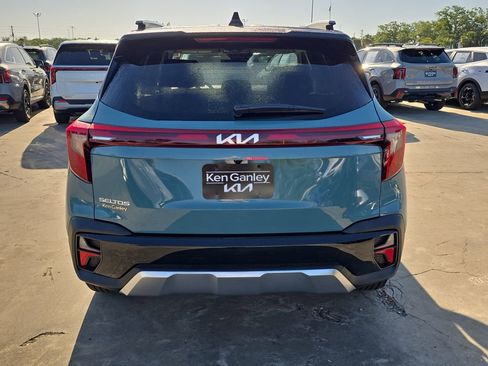 New 2026 Kia Seltos S FWD image 7