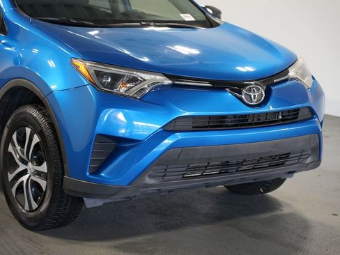 Used 2016 Toyota RAV4 LE image 4