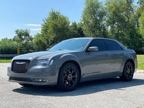Used 2019 Chrysler 300 S AWD/4WD image 3