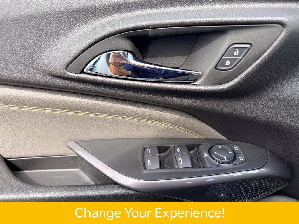 Used 2025 Chevrolet Trax ACTIV w/ Driver Confidence Package FWD image 28