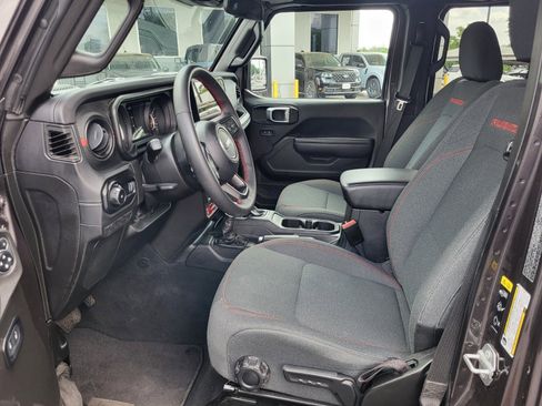 Used 2025 Jeep Wrangler Unlimited Rubicon image 19