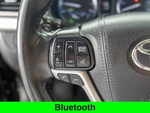 Used 2017 Toyota Highlander SE AWD/4WD image 16