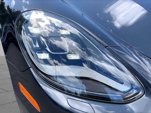 Used 2019 Porsche Panamera 4 AWD/4WD image 27