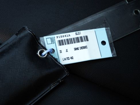 Used 2023 Jeep Grand Cherokee Limited image 38