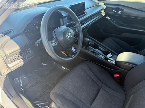 Used 2023 Honda Accord EX image 11