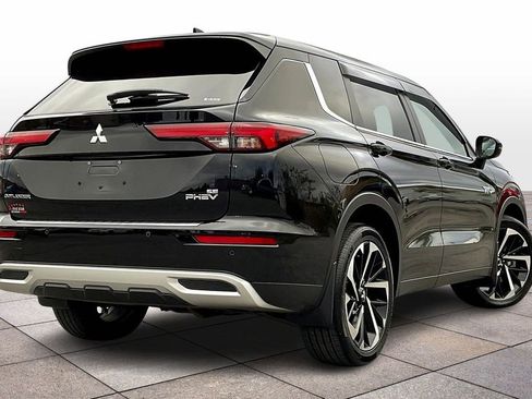 Used 2023 Mitsubishi Outlander SE image 12