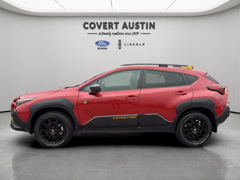 Used 2025 Subaru Crosstrek 2.5i Wilderness image 2