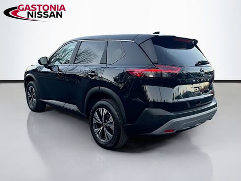 Used 2023 Nissan Rogue SV image 6