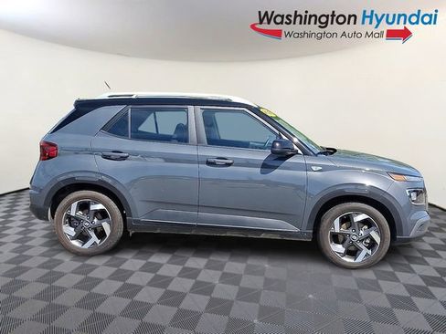 Used 2026 Hyundai Venue SEL FWD image 7