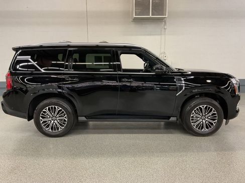 Used 2026 Nissan Armada SL w/ Captain's Chari Seat Package AWD/4WD image 4